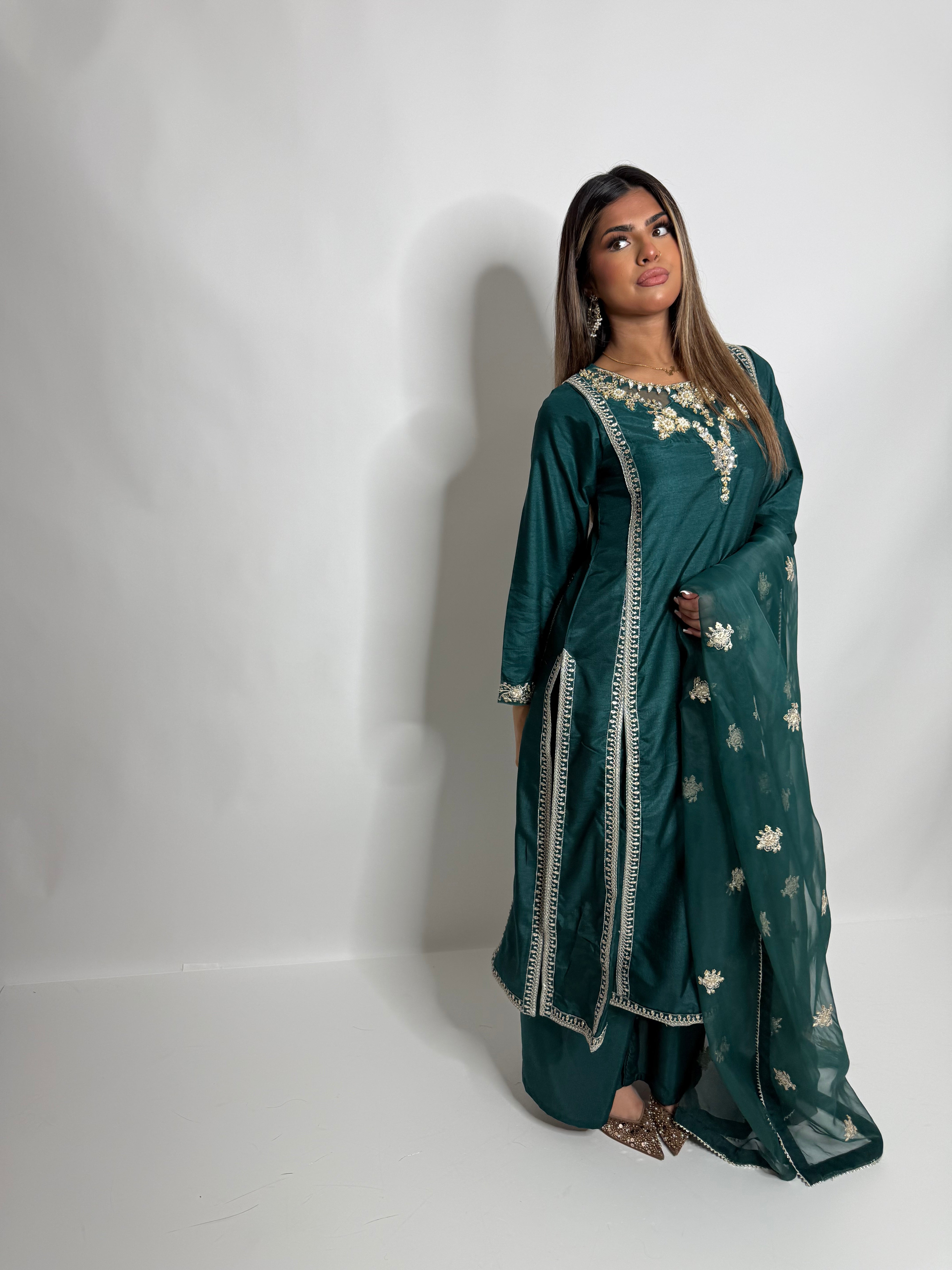 Mehr-e-Zamrud | Luxury Pakistani Emerald Green 3 Piece Suit UK | Wedding Guest, Eid & Party Wear