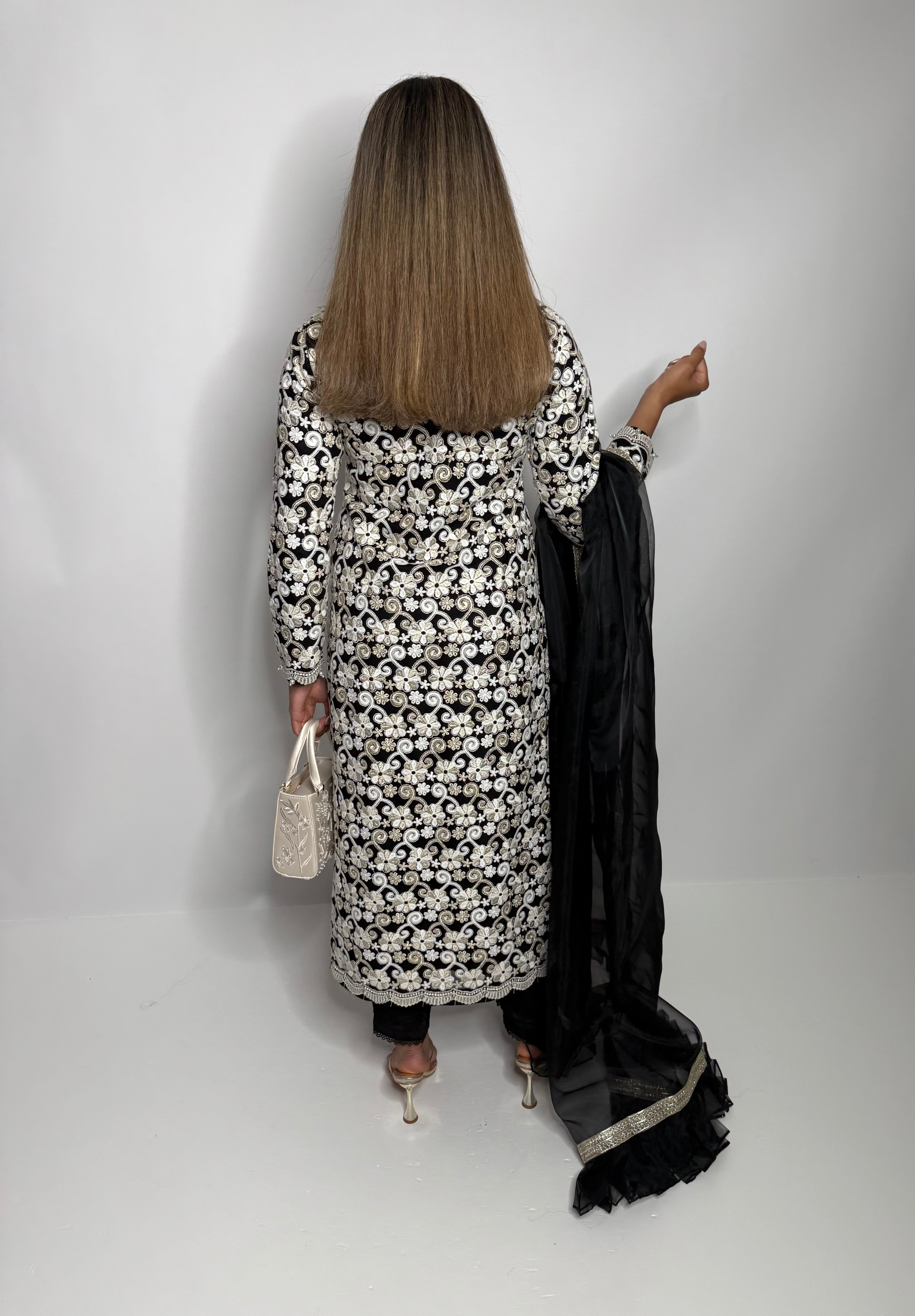 Monéva Noir | Understated Luxury Kameez Set (3 Piece)