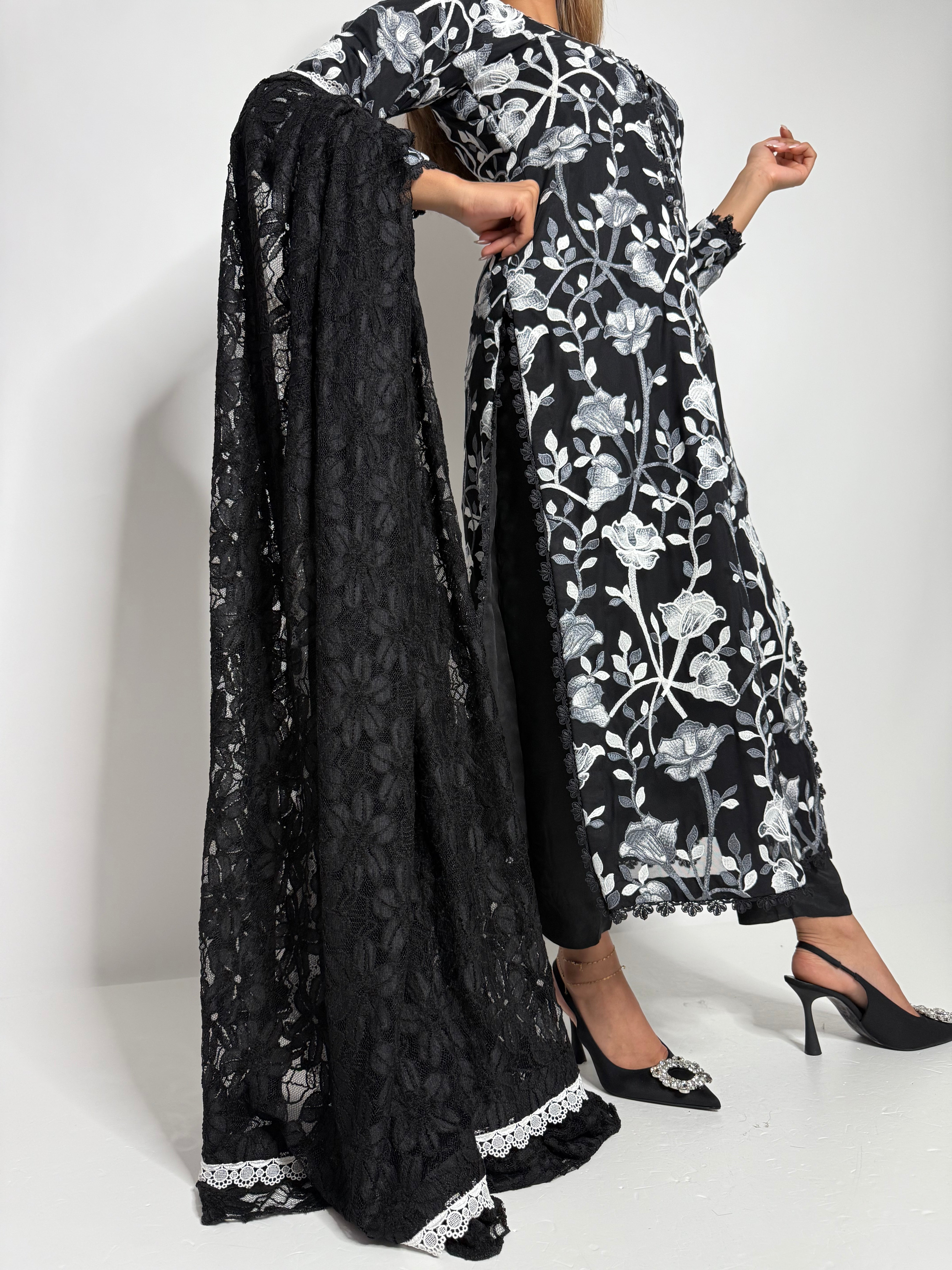 Noiréa Bloom | Monochrome Floral Kameez Set (3 Piece)