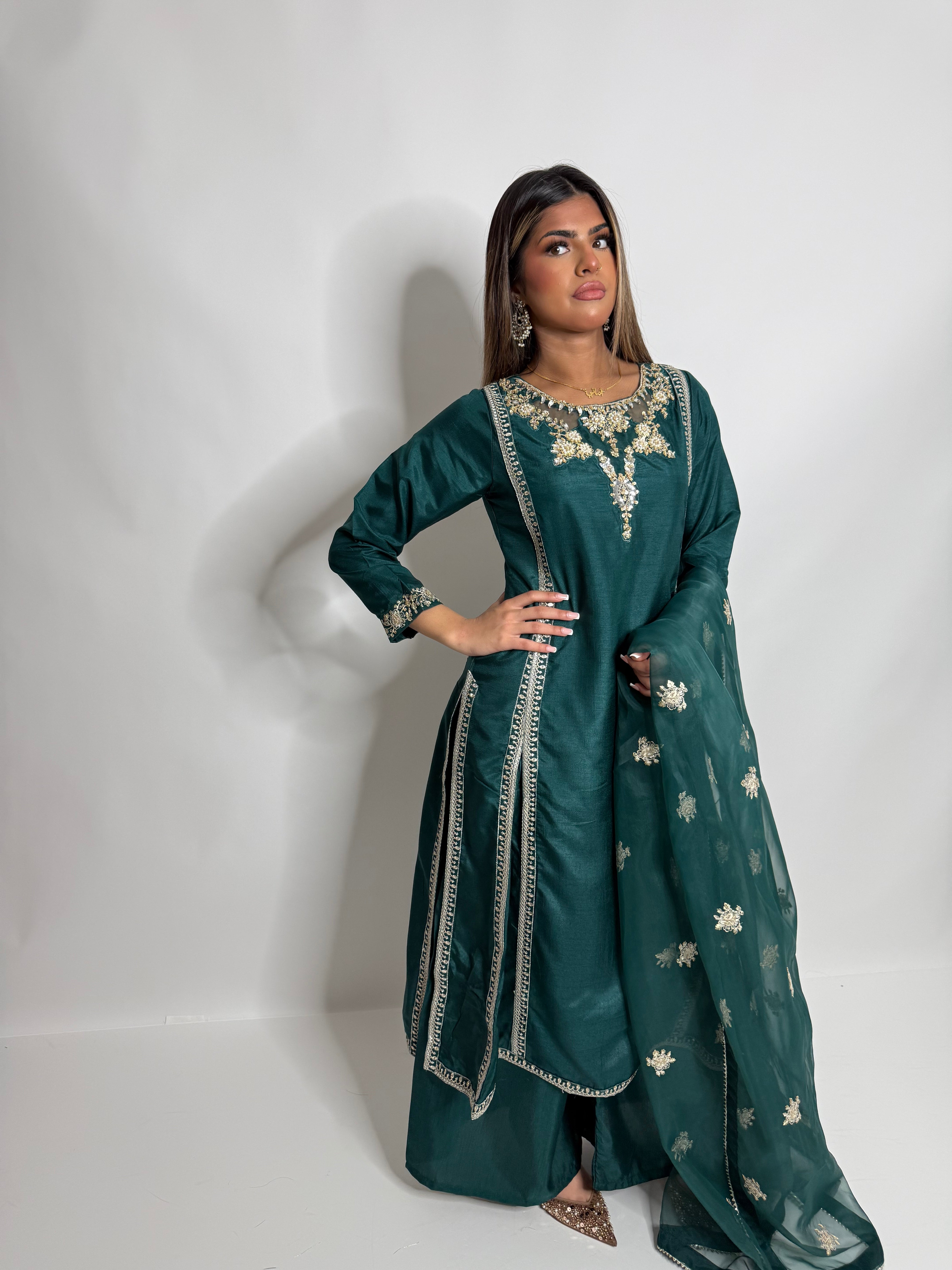 Mehr-e-Zamrud | Luxury Pakistani Emerald Green 3 Piece Suit UK | Wedding Guest, Eid & Party Wear