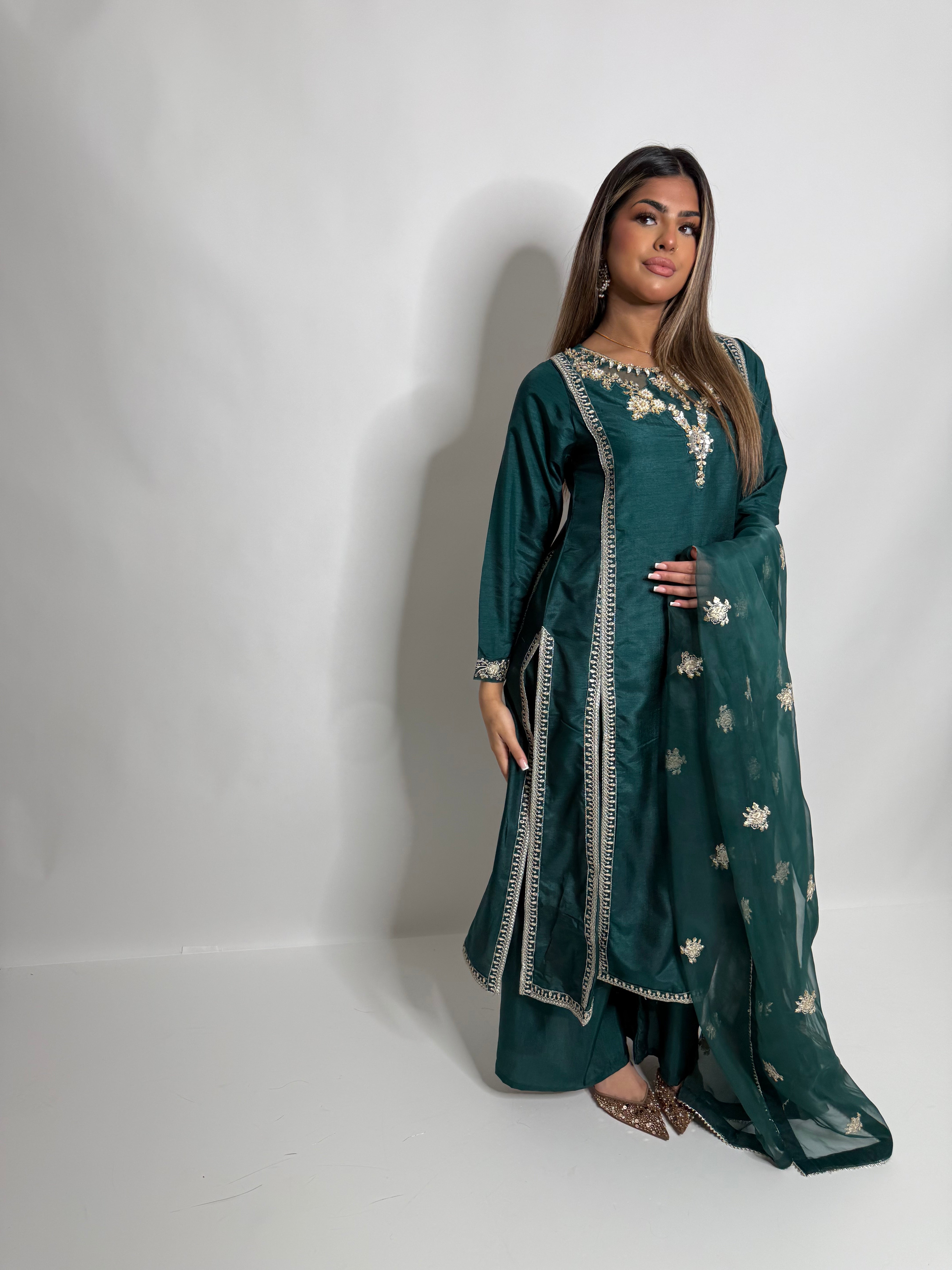 Mehr-e-Zamrud | Luxury Pakistani Emerald Green 3 Piece Suit UK | Wedding Guest, Eid & Party Wear