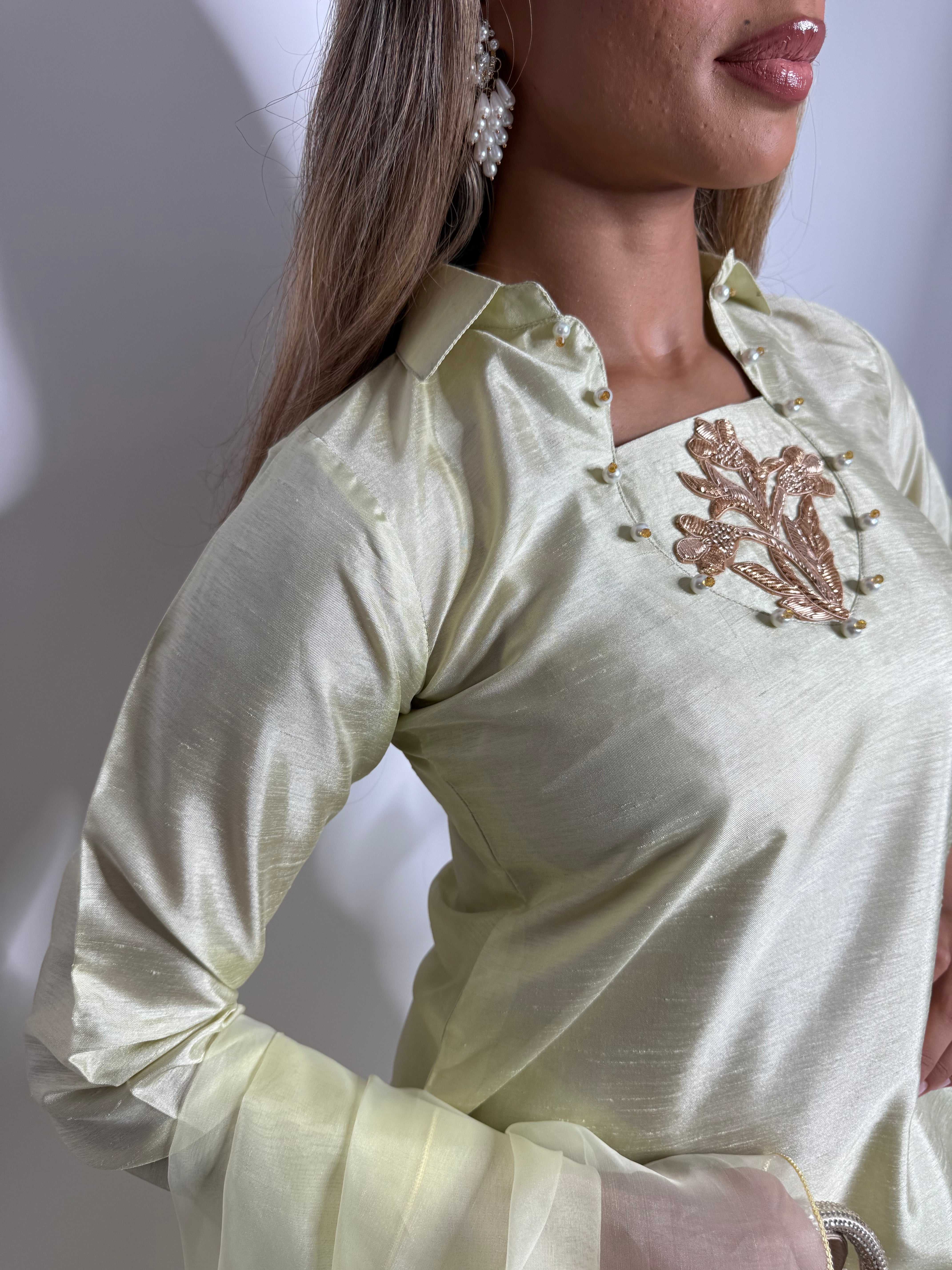 Maison Aurelia | Gold Thread Farshi Edit
