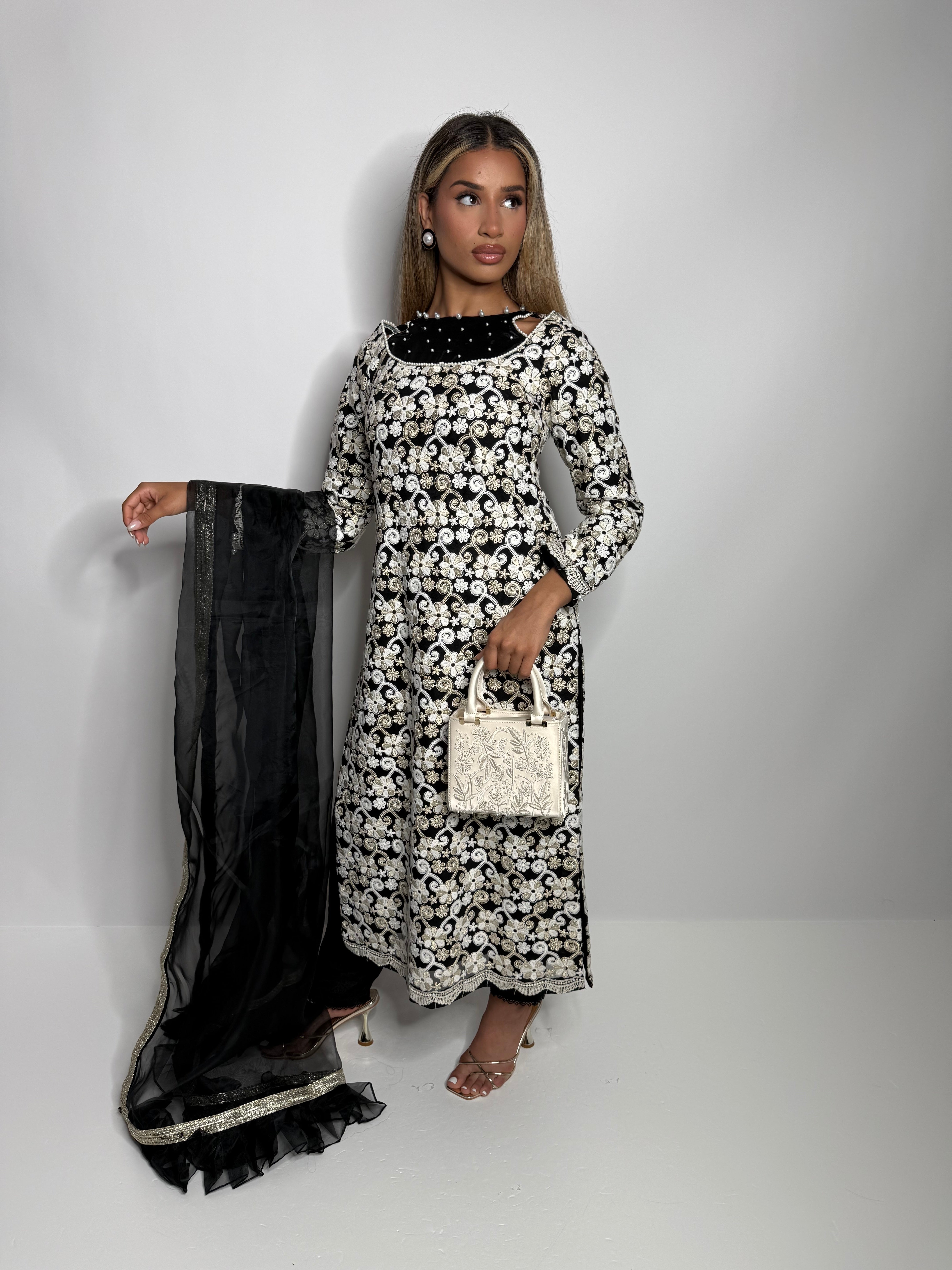 Monéva Noir | Understated Luxury Kameez Set (3 Piece)