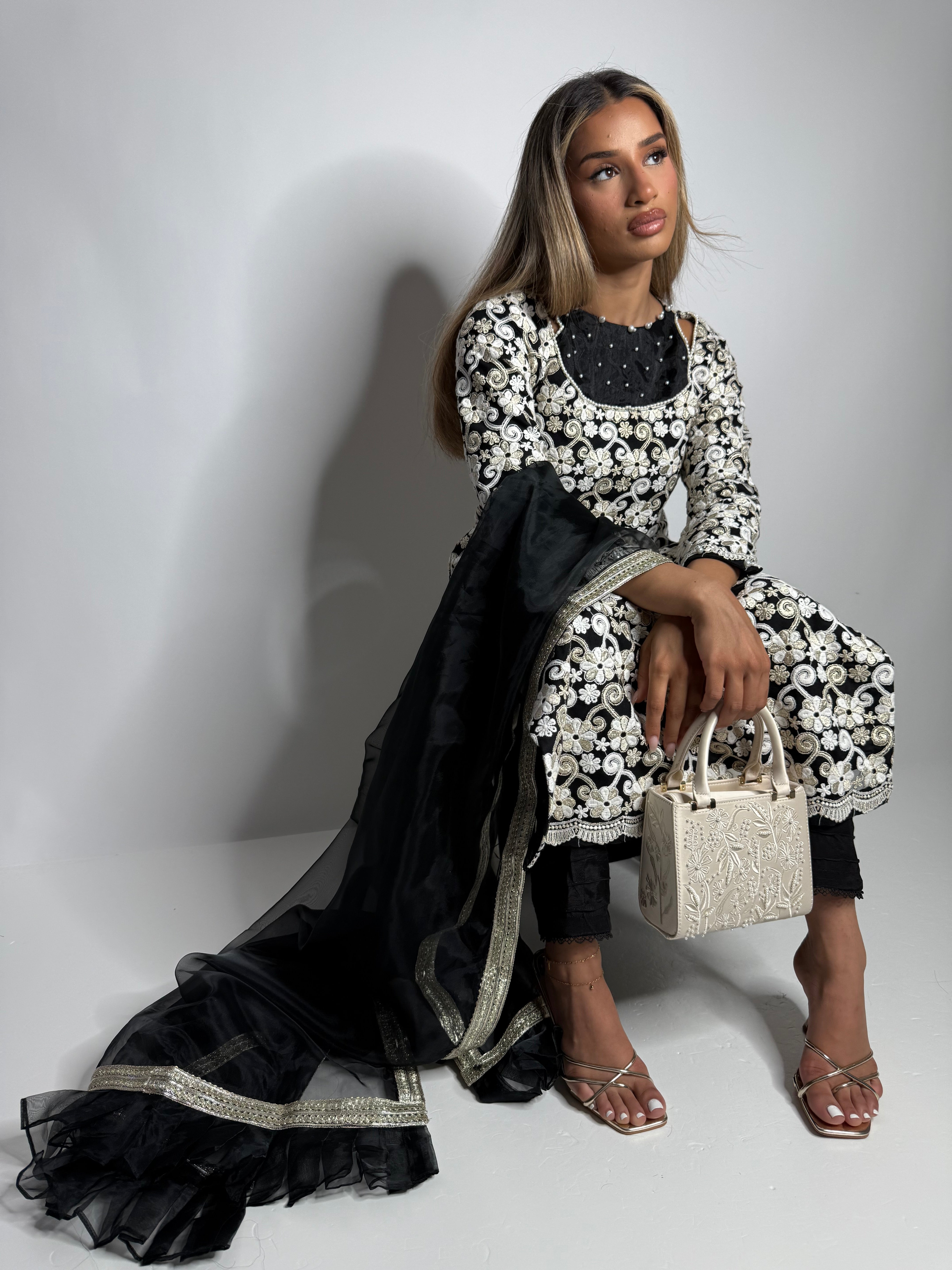 Monéva Noir | Understated Luxury Kameez Set (3 Piece)