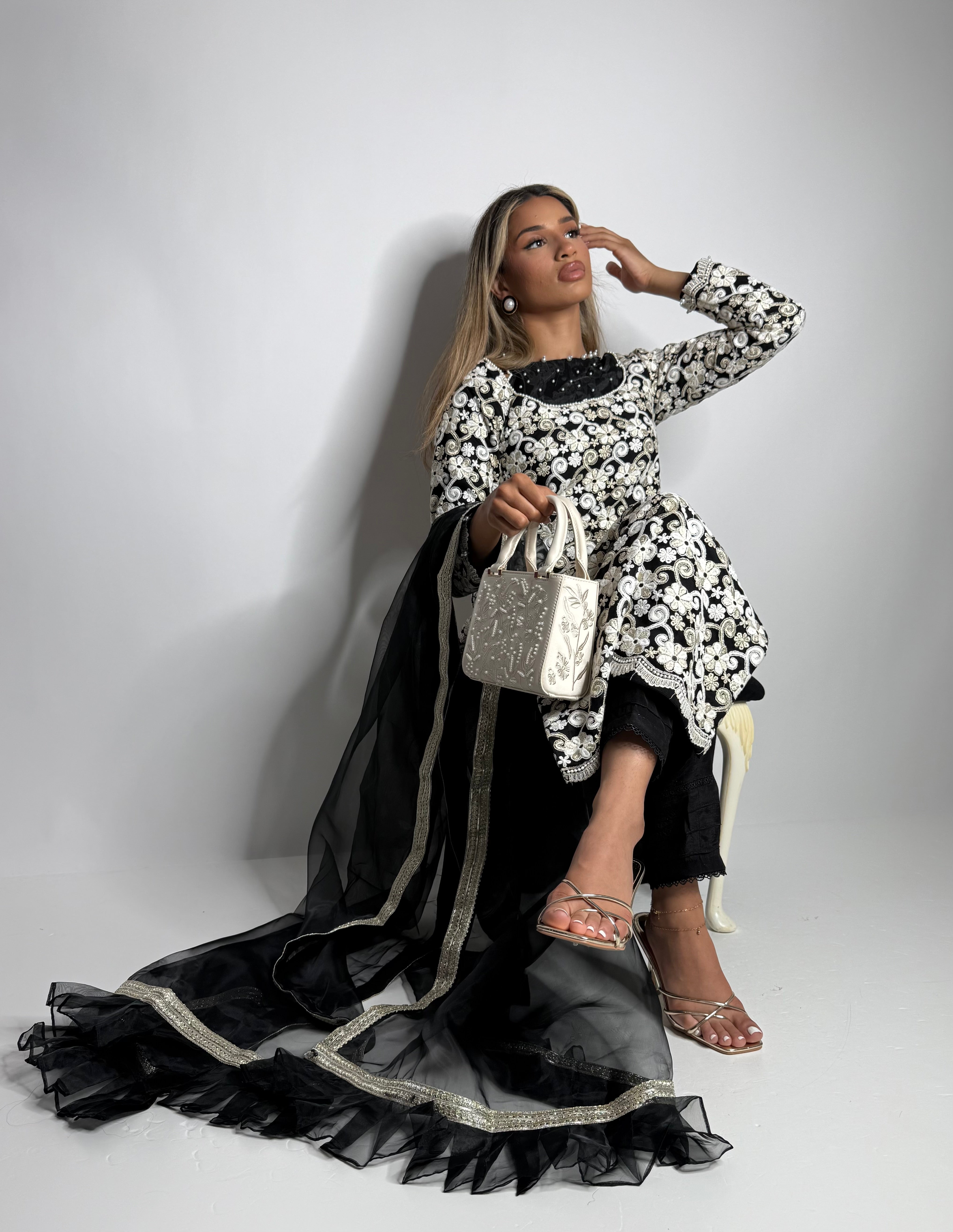 Monéva Noir | Understated Luxury Kameez Set (3 Piece)